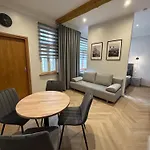 Apartament Jon's *