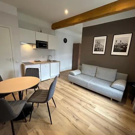 Jon's Apartment *
