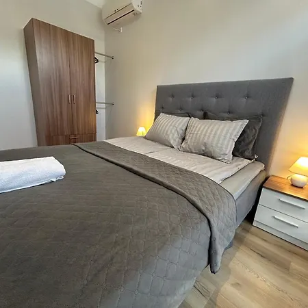 شقة Jon's بارنو