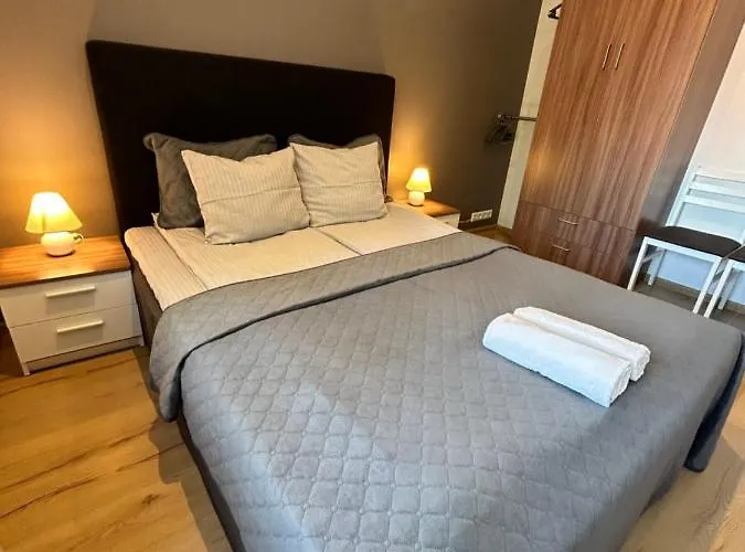 Jon's 公寓 派尔努